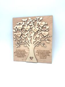 Arbore genealogic din lemn gravat – decor de perete personalizat